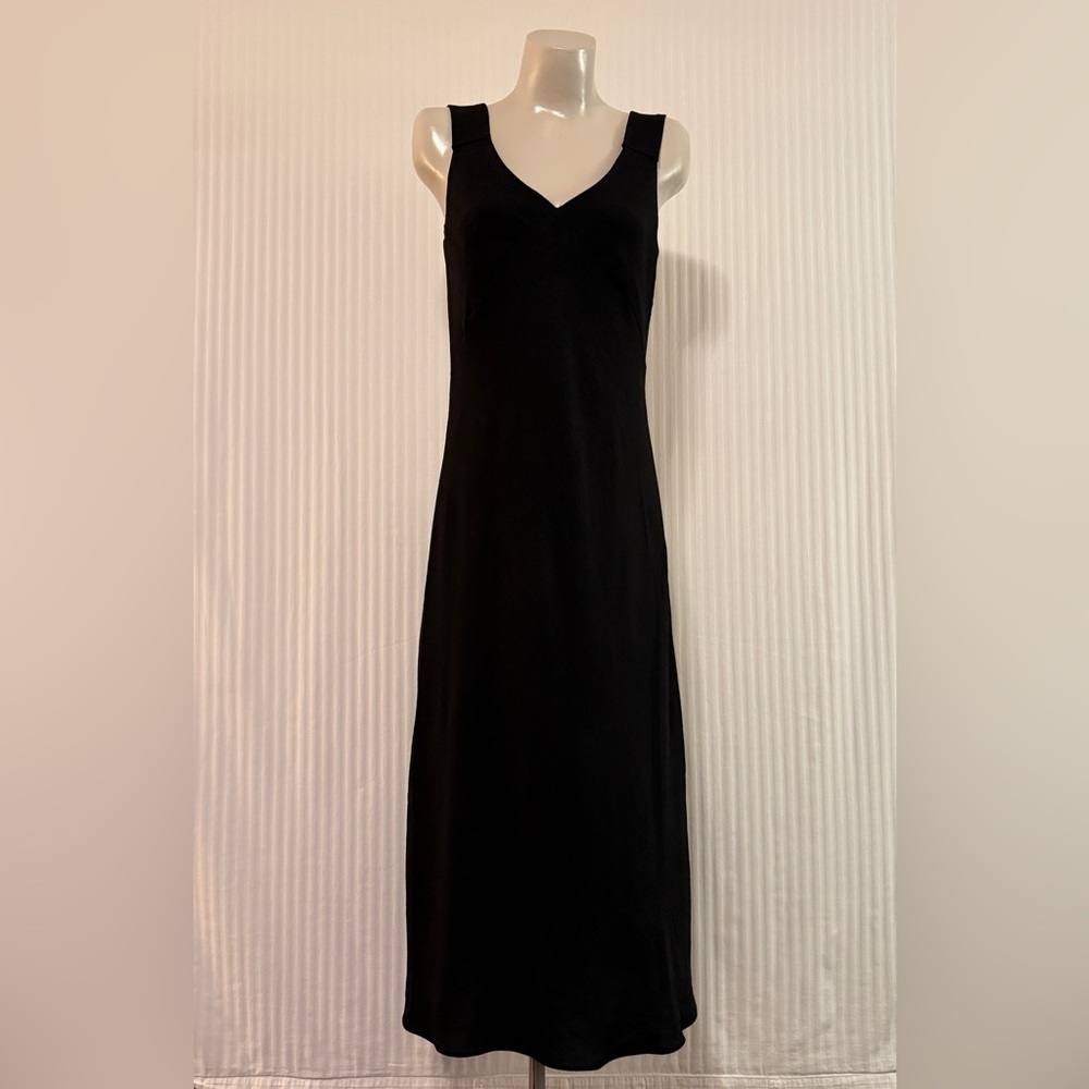 Elegant Black Tahari Sleeveless Dress